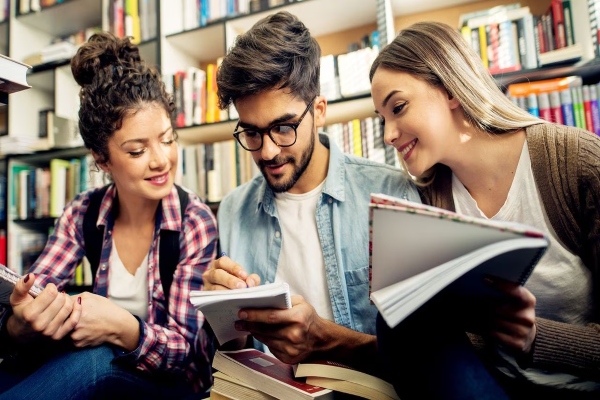 Becas Barcelona crea 2023